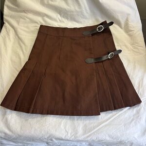 RSQ Brown pleated A-Line mini Skirt w/ Buckle Accents. 3 button adjustable waist